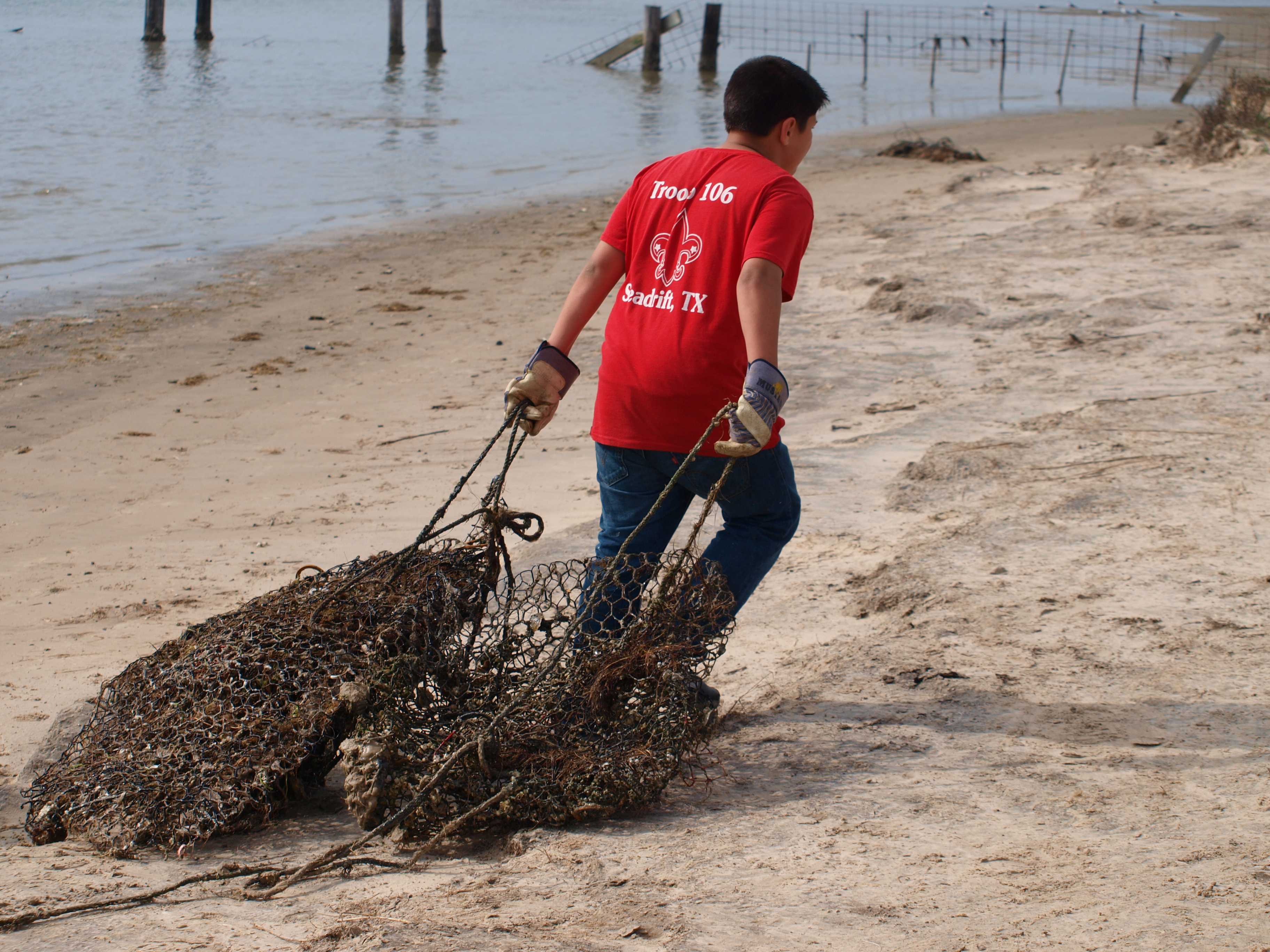 Crab Trap Cleanup, photo by Art Morris, © Texas Parks and Wildlife Department